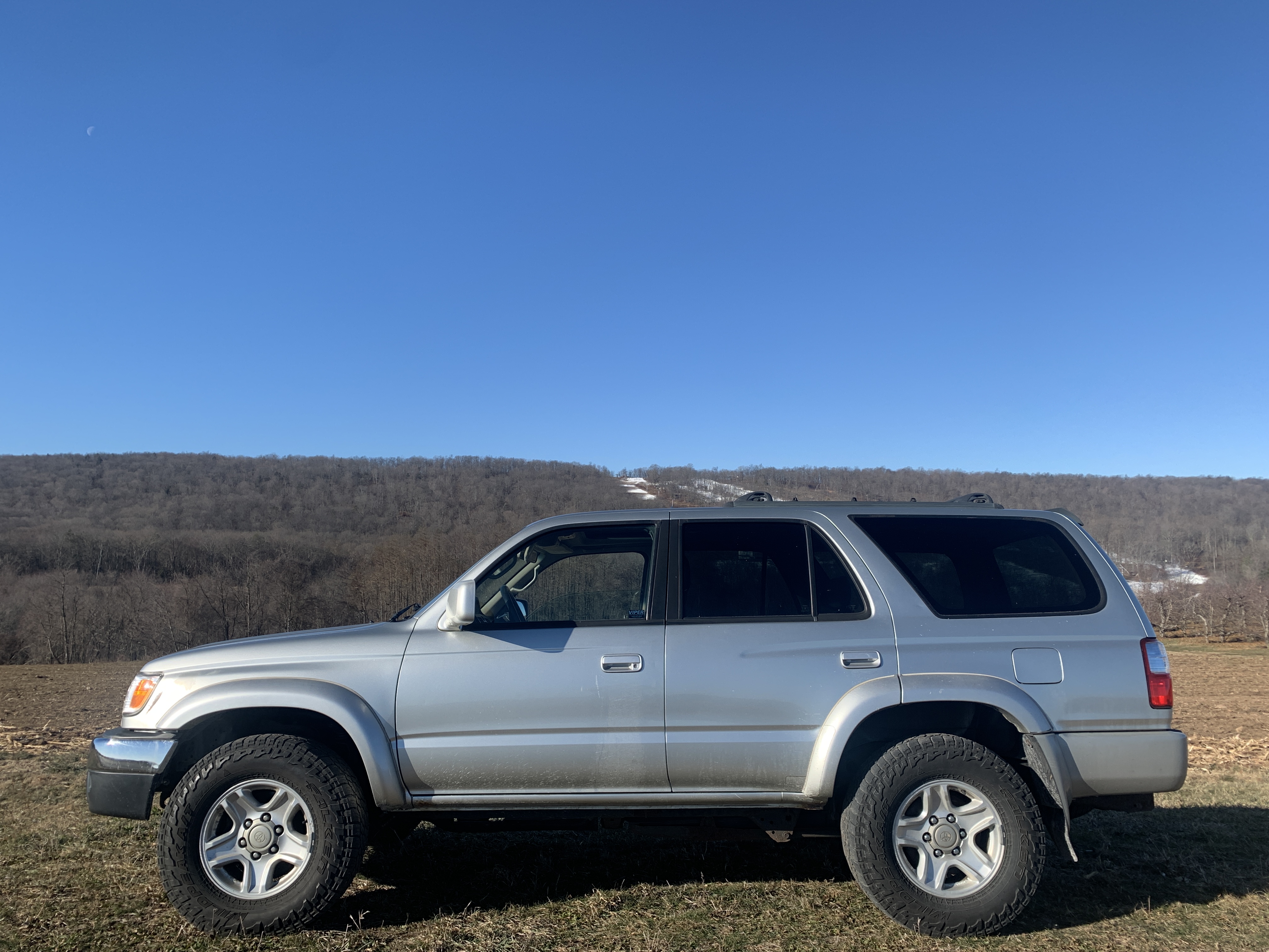 2002 Toyota 4Runner SR5 THIRD GENERATION - 3rd Gen 3.4L V6 4×4 - BEAUTIFUL - RUNS GREAT - HIGH MECHANICAL BASELINE - New Timing Belt, New Waterpump, New Head Gaskets, New Radiator, New Alternator, New Brakes, New Valve Cover Gaskets, New Wildpeak Tires, New Shocks, New Muffler / Exhaust, New HID Headlights, Frame is Clean and solid, Cleaned and Undercoated - MORE — photo 35